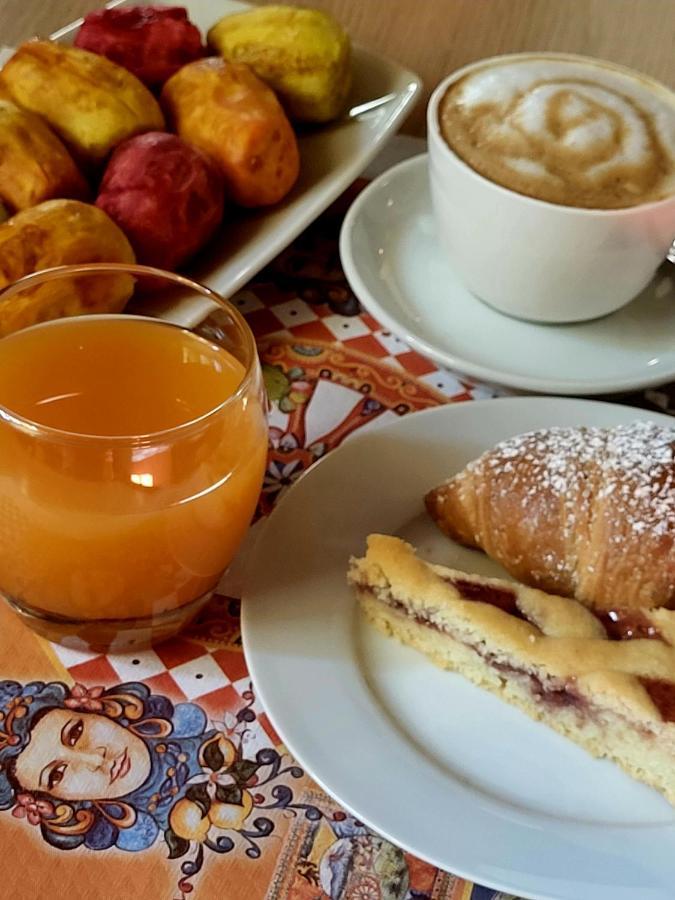 Hotel Federico II Кастильоне-ди-Сицилия Экстерьер фото